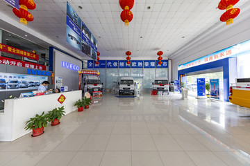 汽车4S店展厅