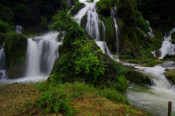 山水瀑布 高山流水