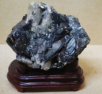 石英脉型黑钨矿矿石
