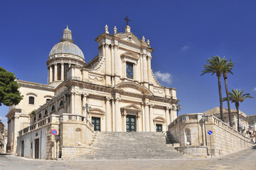 科米索西西里岛新古典主义教堂