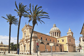 科米索西西里岛新古典主义教堂