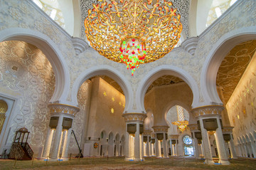 扎耶德盛大清真寺内部