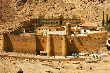 圣凯瑟琳修道院（西奈山上帝的神圣修道院）位于西奈山脚下的峡谷口;圣凯瑟琳城;埃及。