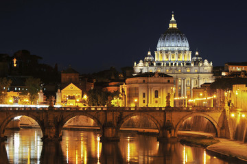 意大利圣天使桥和圣彼得大教堂