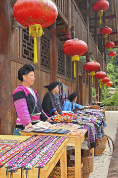中国龙脊瑶族村的红瑶妇女