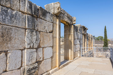 古代白色犹太教堂的遗迹