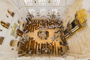 耶路撒冷新装修的犹太教堂的内部