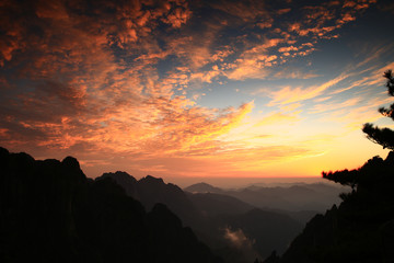 夕阳山景