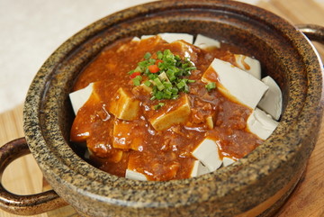 石锅黑豆腐