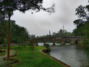 湖畔风景 湛江寸金桥公园