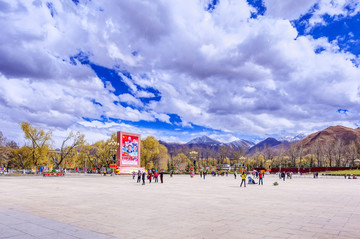 布达拉宫广场 西藏风光