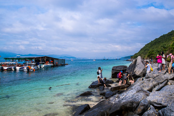 越南海边礁石