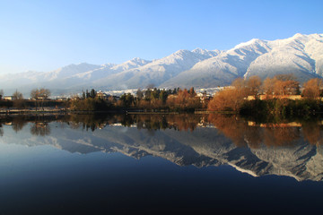 苍山倒影美景