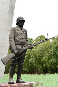 国军士兵雕塑 抗日战士塑像
