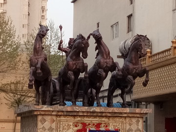 立体雕塑马
