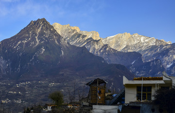 大山里的人家