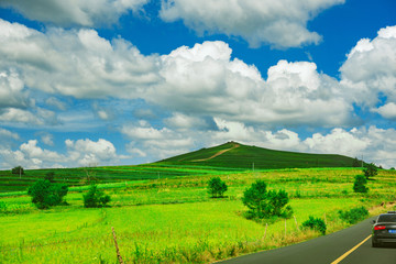 草原山丘