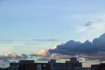 低空云层