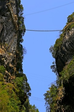 峡谷 悬崖 吊桥