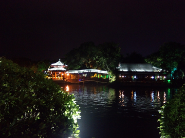 桂林湖畔夜景