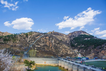 绥中九门口水上长城与山峰江水