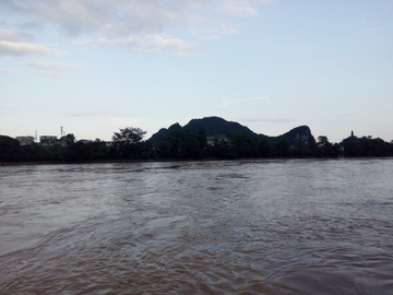 桂林河畔风景