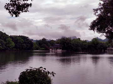 湖畔风景