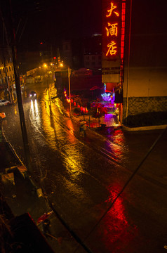 雨夜的街道