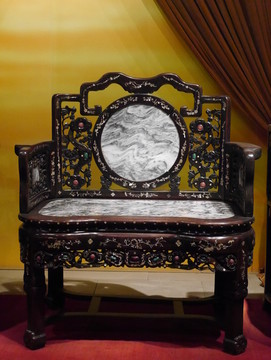 中式紫檀木嵌珠宝座椅
