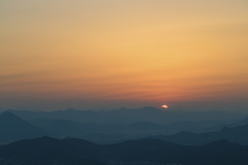 日落 远山