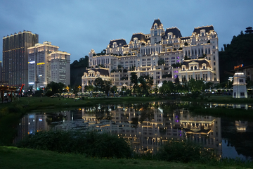 欧式建筑 贵阳花果园夜景