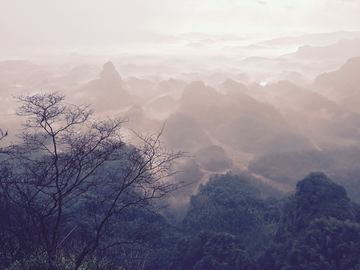 丹霞山 云雾缭绕
