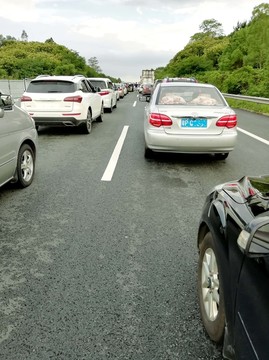 高速路堵车