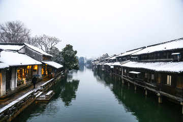 冬季下雪乌镇