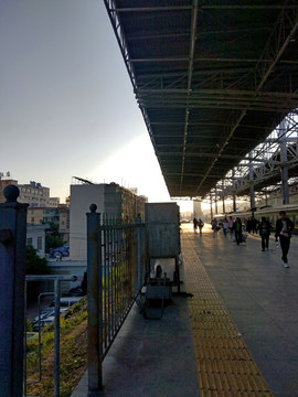 大理火车站站台