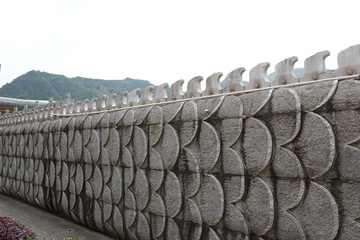 龙鳞纹石雕围墙
