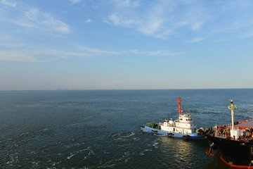 货轮 货船 拖轮 天津南港