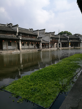 百间楼沿岸