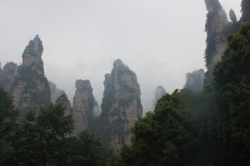 云山雾罩
