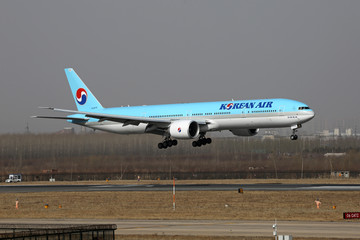 大韩航空 波音777飞机 降落
