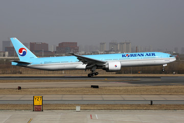 大韩航空 波音777飞机 降落