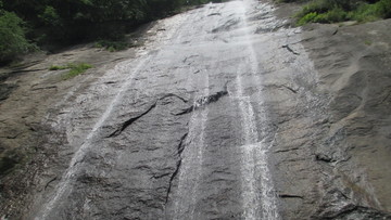 高山流水瀑布