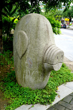 十二生肖雕塑 猪雕像
