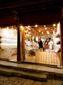 丽江古城店铺夜景