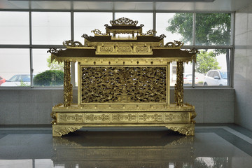 金色屏
