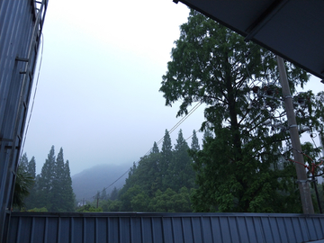 雨后的山