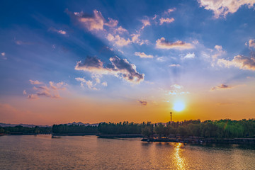 湖景晚霞风景