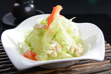 脆芹桃仁