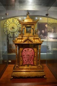 古董 金色古董