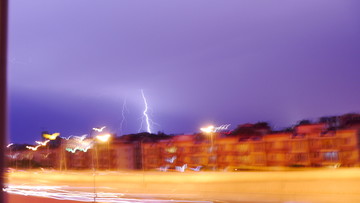 雷电交加